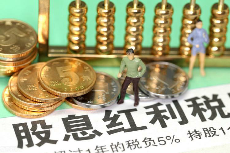 炒股骗局曝光：惨遭骗走，投资者苦不堪言
